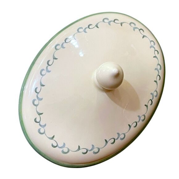 Waverly Covered Container Or Decorative Planter - Picture 13 of 15